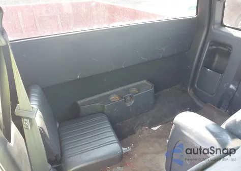 2000 Chevrolet S-10 Ls из США, поврежденный, VIN 1GCCS19W8Y8262950